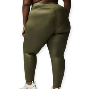 Fabletics Leggings 1X XXL Metallic Green Motion 365+ High Waisted Cropped